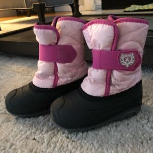Kamik Snow waterproof boots with fur on inside